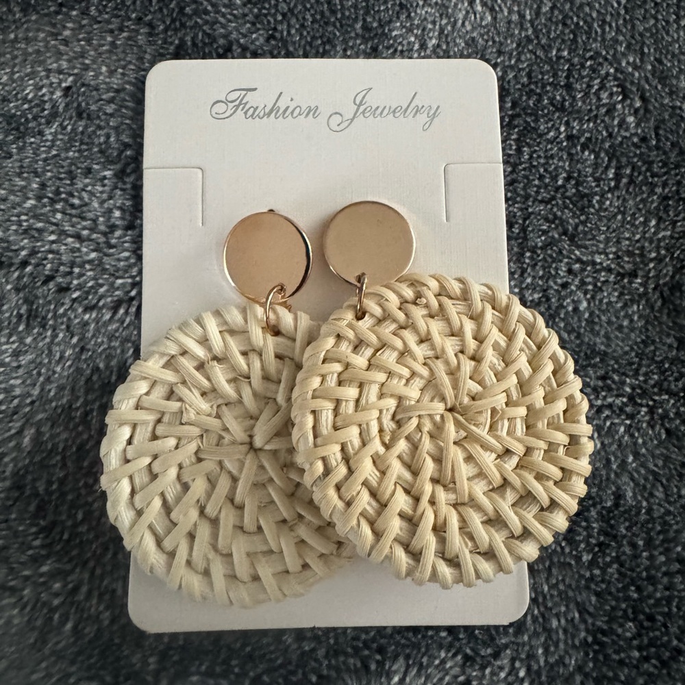 Fashion Jewelry Woven Drop Earrings with Gold Discs